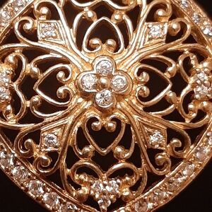 Exquisite Cubic Zirconia Pendant              Gold Plated Silver 60CZs!!